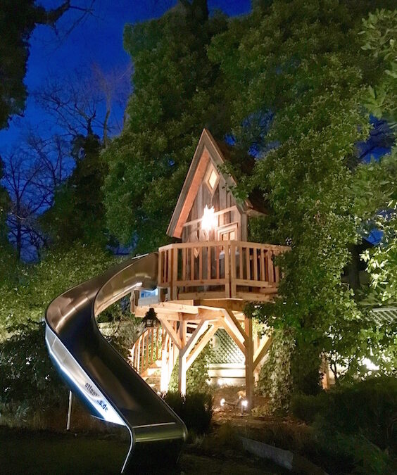 Zauberhaftes Hexenbaumhaus in München erspäht!